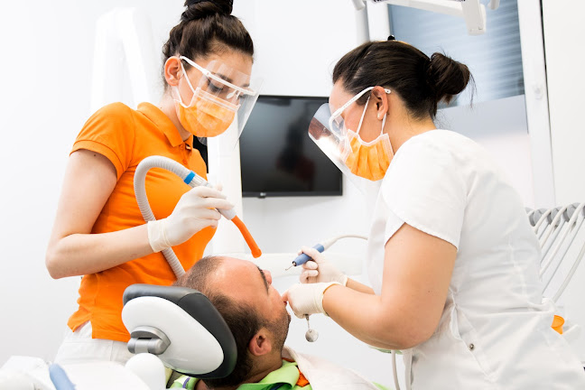 Dentalni tim u radu